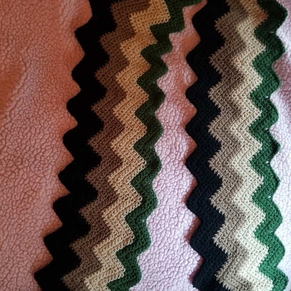 Handmade Camouflage Inspired Scarf - Picture 4 of 6